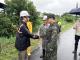 市長視察中圳溪防汛道路塌陷處災情(1150824-9)