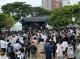 圖說2：「高音埔記號」音樂演出-在堀江舞台鹽埕綠廊、愛河舞台市民廣場有荷爾蒙少年、溫蒂漫步、春艷等歌手及樂團陸續表演，吸引數百名歌迷在場聆聽，也在不同舞台間穿梭趕場欣賞