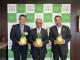 八王子市長初宿和夫(左)、八王子台灣交流協會理事長黑須理事長(中)、八王子市教育委員會教育長安間英潮(右)