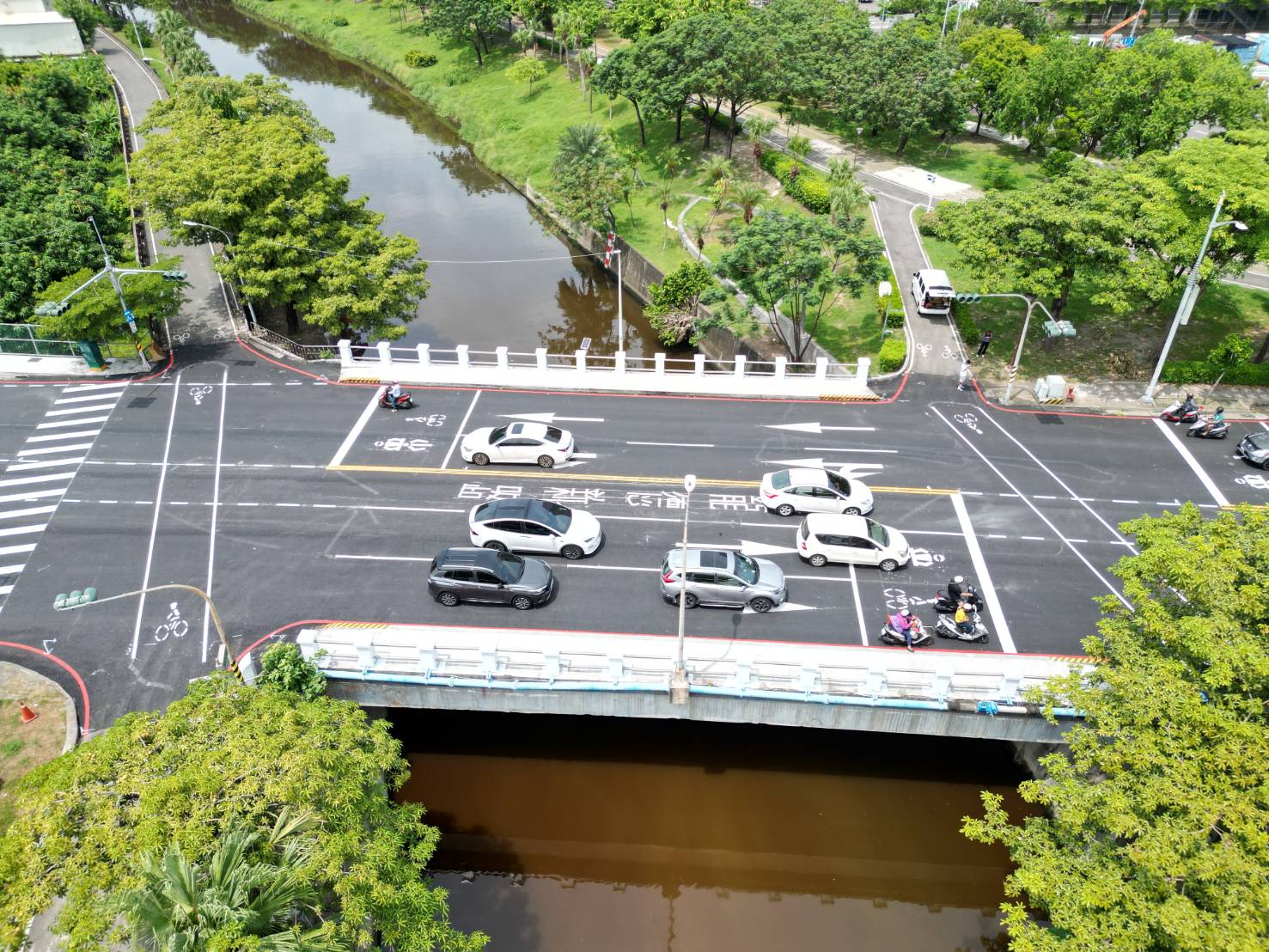 三民區自由橋北上新增左轉車道 交通順暢自由行