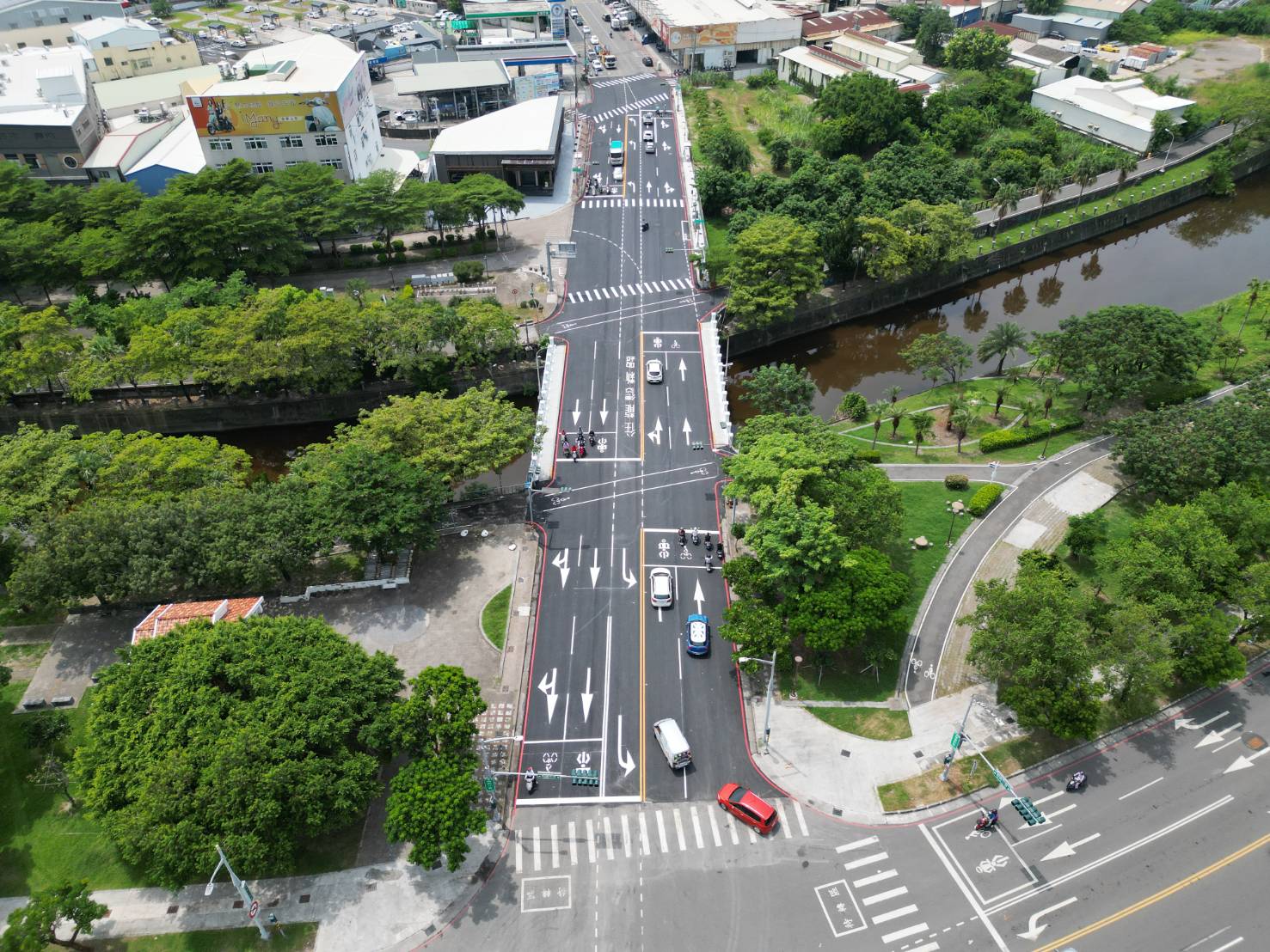 三民區自由橋北上新增左轉車道 交通順暢自由行