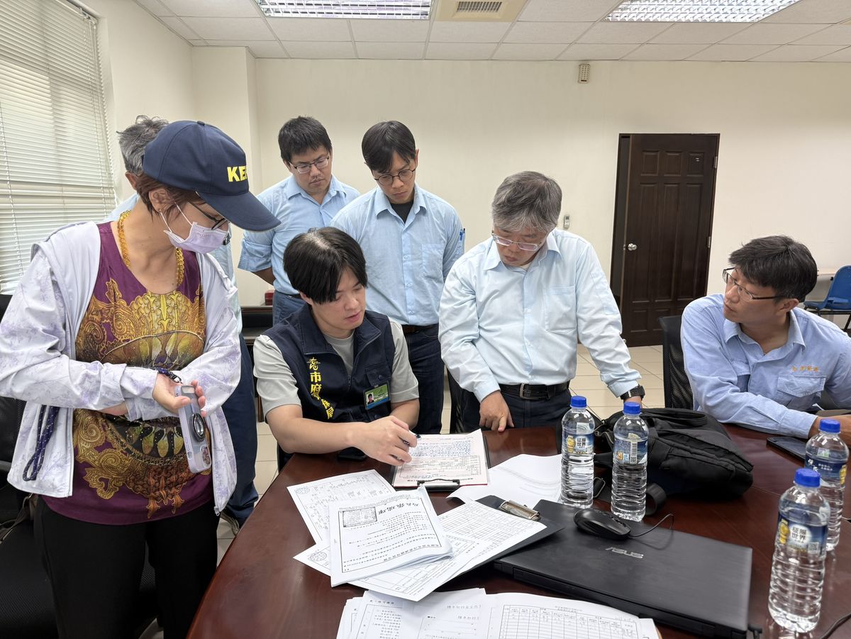 高雄環保局AI監控發威！岡山工廠違規排白煙 最高可罰2,000萬