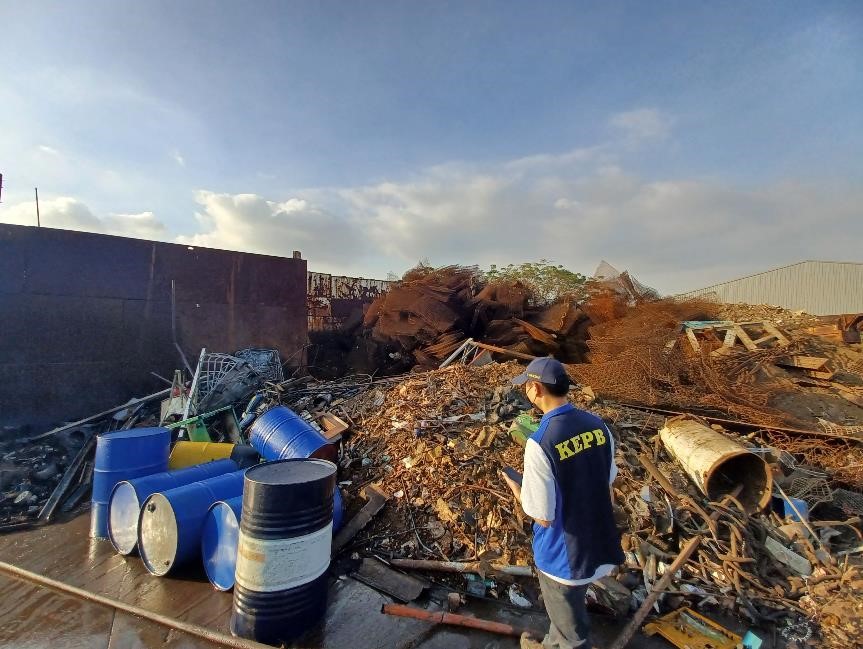 高雄無照地下工廠非法處理廢棄物釀火警 業者遭起訴重罰41萬